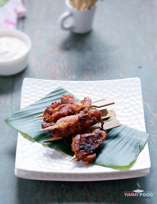 Chicken Satay with Yogurt Sauce